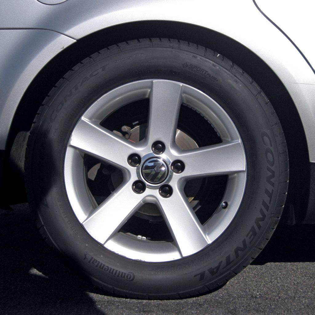 Pictures of old and new tires Volkswagen Passat Forum